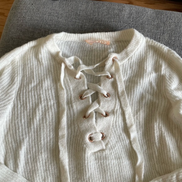 White lace up sweater✨ make an offer - Picture 4 of 5